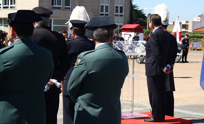 Acto protocolario con miembros de la Guardia Civil y la Policía Nacional. Foto: C. Estrelas.