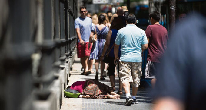 Leyes que pisotean tus derechos humanos día a día
