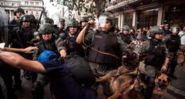 El pueblo argentino toma las calles en rechazo al recorte de las pensiones