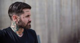 Abel Azcona: “Prefiero artistas en las cárceles que artistas callados en su estudio”