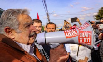 La visita de Mujica a Lula en prisión y otras noticias de América Latina