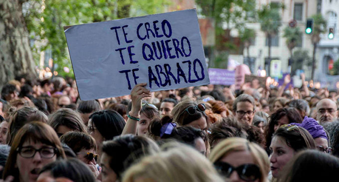 Unidos Podemos registra una ley que elimina la distinción entre agresión y abuso sexual
