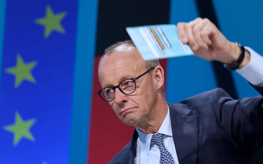 Merz, en su votación a favor del acuerdo de coalición. 