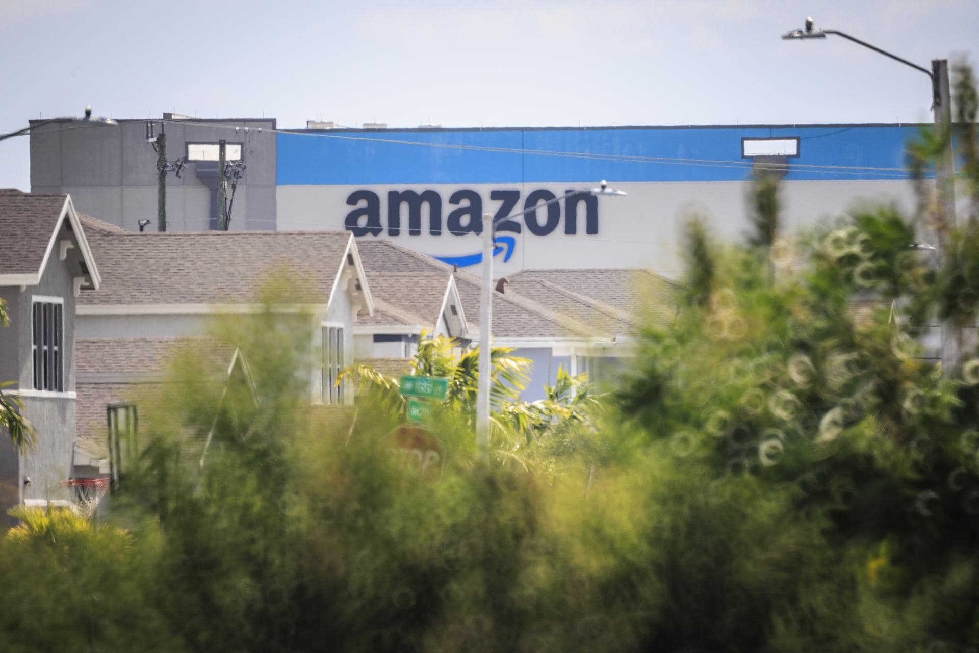 Amazon gana 17.127 millones de dólares en el primer trimestre de 2025, un 64 % más