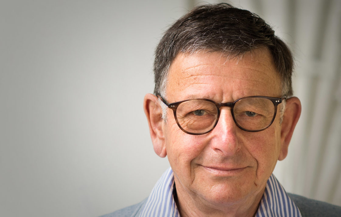 David Bellos: “La IA podría ser el fin del ‘copyright’… o de la civilización”